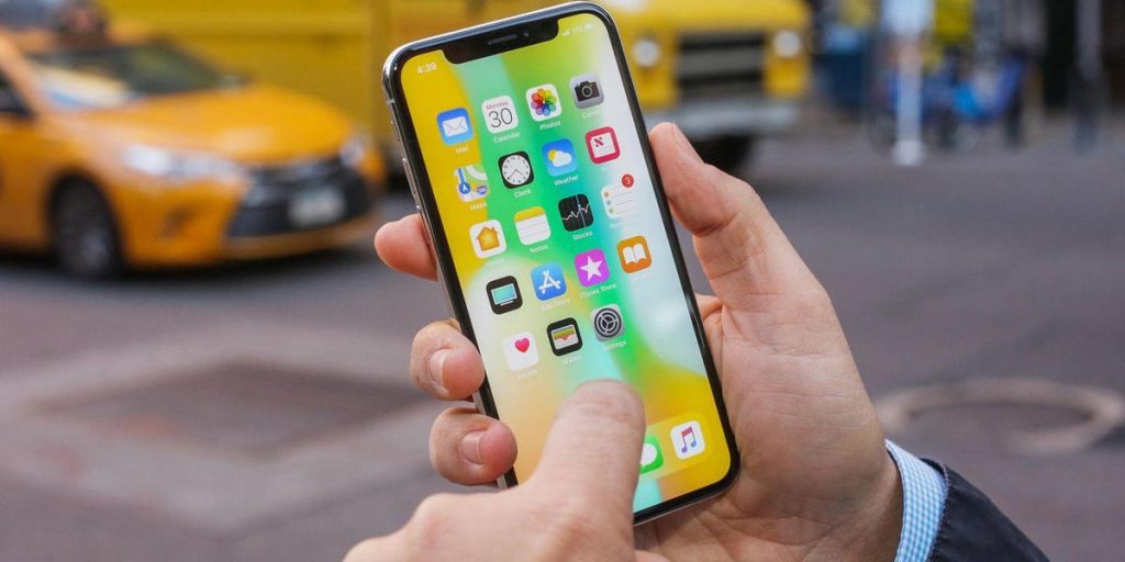 صفحه نمایش گوشی آیفون 16 پلاس تصویر دوم